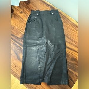 100% Leather pencil Skirt size M